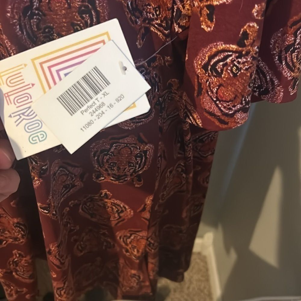 NWT Lularoe Perfect T, XL F - Picture 5 of 9